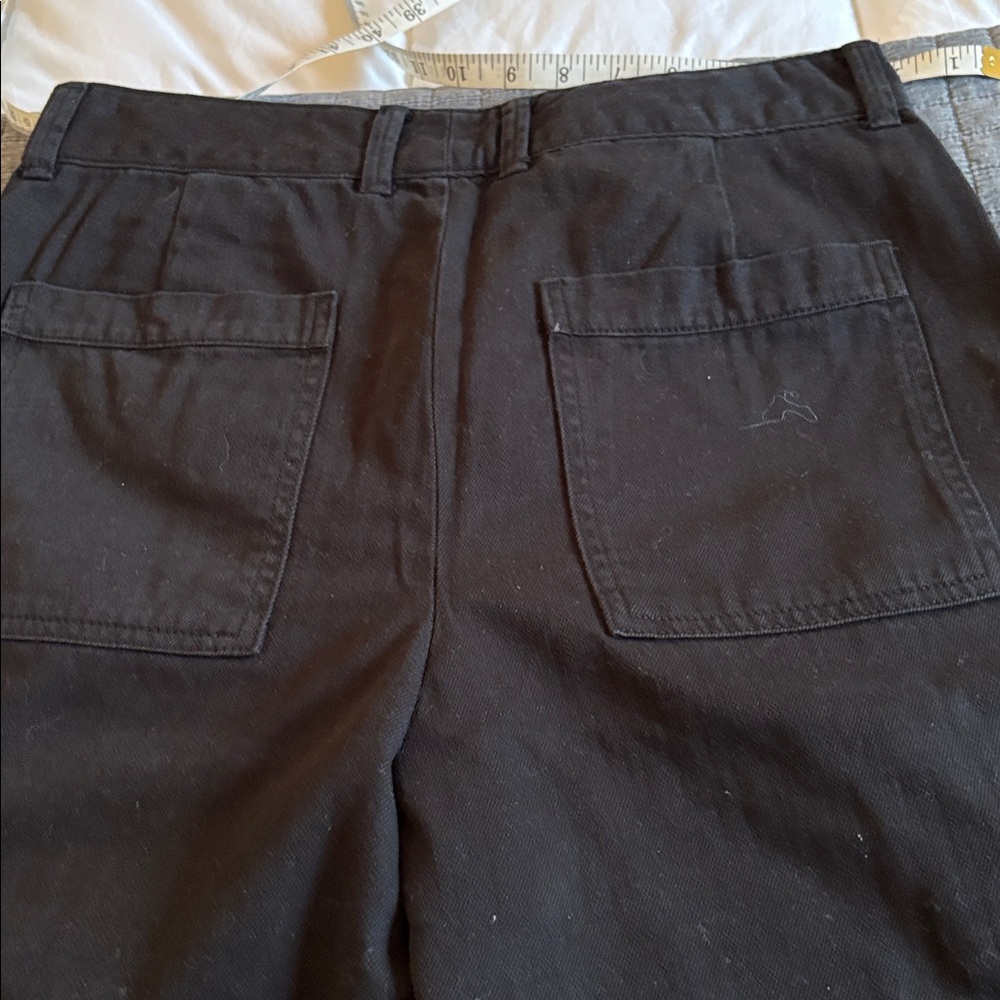 Banana Republic Women's Black Cargo style cinched bottoms - Picture 5 of 5